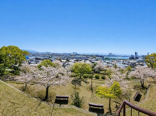 向の山公園まで230m、向の山公園