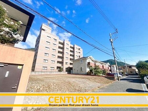 ■現地写真■建築条件なし~お好きなハウスメーカーで建築可能~閑静な住宅街!長く安心して暮らしやすい落ち着いた住環境です。(現地写真は、CGで画像加工して更地の状態を再現しています)