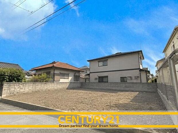 ■現地写真■建築条件なし~お好きなハウスメーカーで建築可能~閑静な住宅街!長く安心して暮らしやすい落ち着いた住環境です。(現地写真は、CGで画像加工して更地の状態を再現しています)