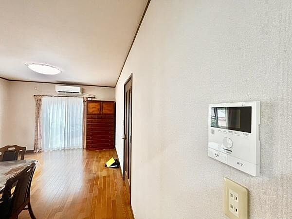 ■■カラーTVモニターホン■■外出中も来訪者をカラー画面と音声でしっかり録画します。在宅時にも鮮明なモニターでしっかり相手を確認できます！防犯のスタート、安心の一歩は玄関からですね。