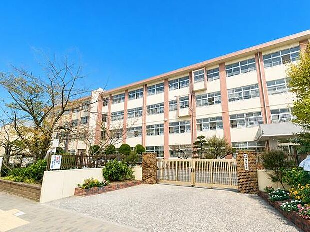 福岡市立内浜中学校まで1400m、内浜中学校