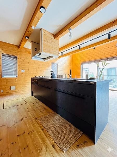 BESSの注文住宅ならではの木の温もりを感じながら過ごせるキッチン！　※一部AI加工をしております。あらかじめご了承ください。