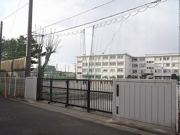 藤沢市立明治中学校まで896m