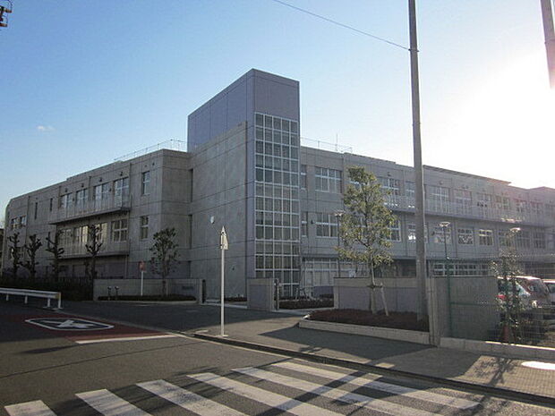 藤沢市立善行小学校まで1116m
