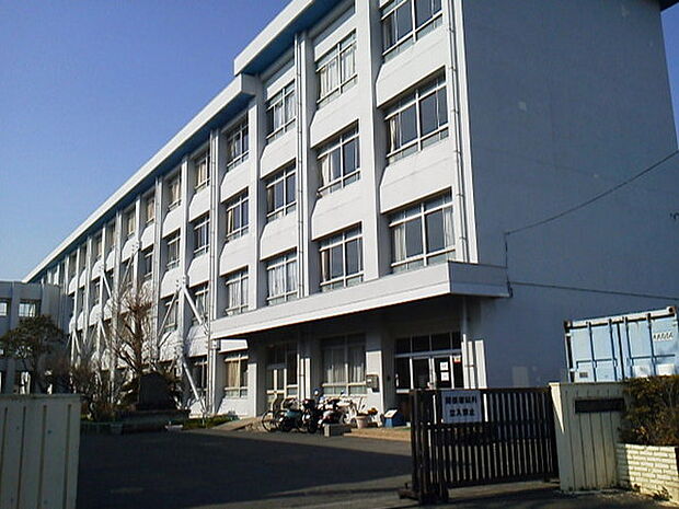 藤沢市立善行中学校まで854m