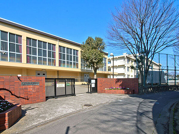 藤沢市立大鋸小学校まで487m