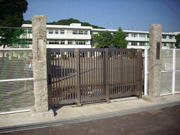 鎌倉市立深沢小学校まで610m