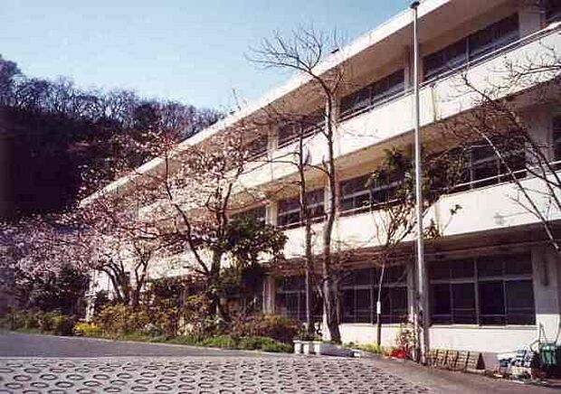 鎌倉市立今泉小学校まで1992m