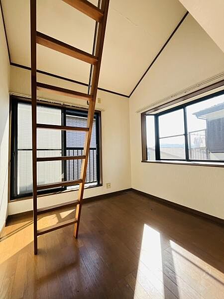 これからリフォーム工事を行います！リフォーム内容は、外壁　屋根塗り替え　クロス張替え　水回り新規交換　フローリング上張り施工　防蟻工事等　詳細はお問合せお待ちしております！