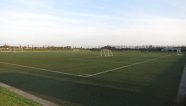 綾瀬市民スポーツ公園まで1800m