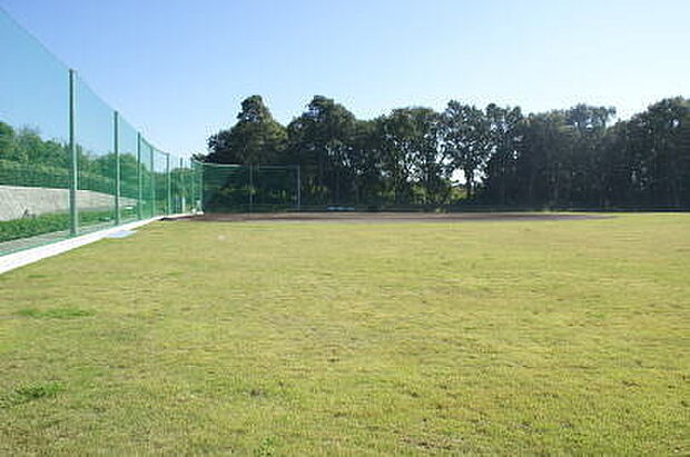 葛原スポーツ広場まで132m