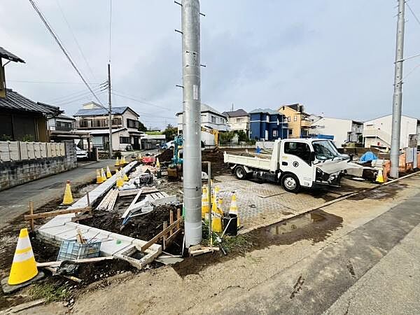 閑静な住宅街のため車通りも少ない地域です。