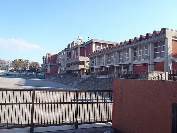 藤沢市立高倉中学校まで997m