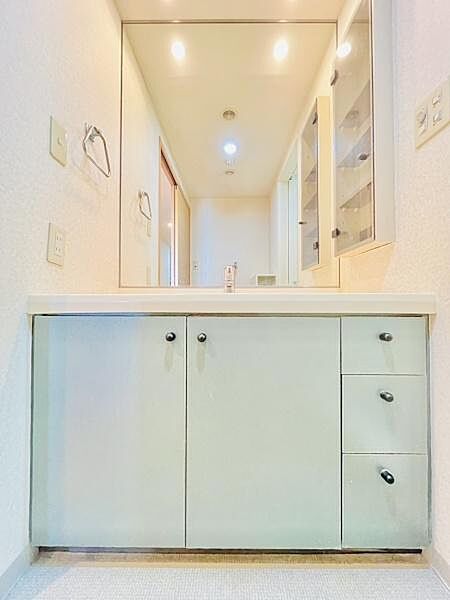 シンプルで使いやすい洗面台です！