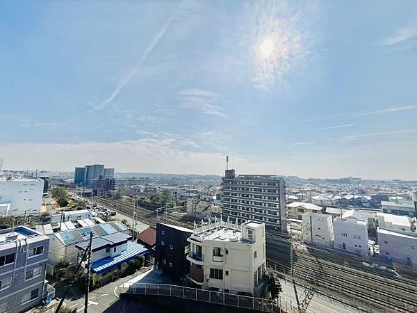 開放感のある眺望が広がり、江ノ島が望めます！