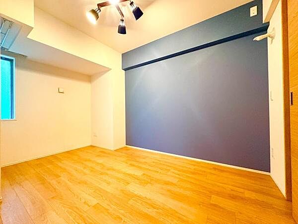 落ち着きのある色合いのお部屋です！