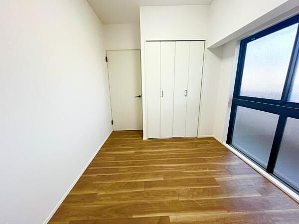 窓があり、とても明るいお部屋です！
