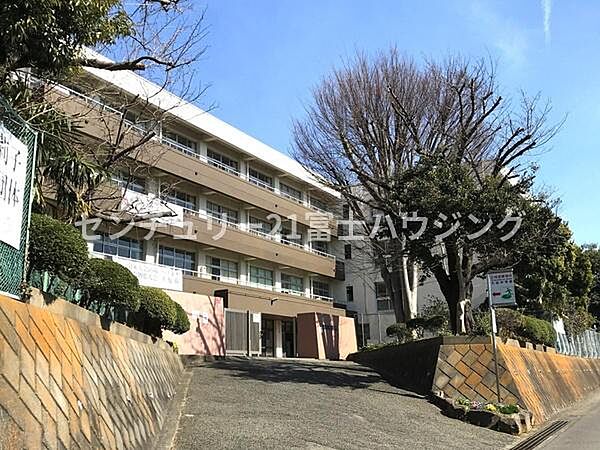 大谷中学校まで1221m