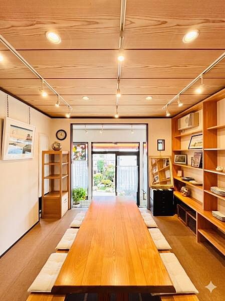 専用のキッチンも完備されているので、カフェやネイルサロン、○○教室などでもお使いいただけます！