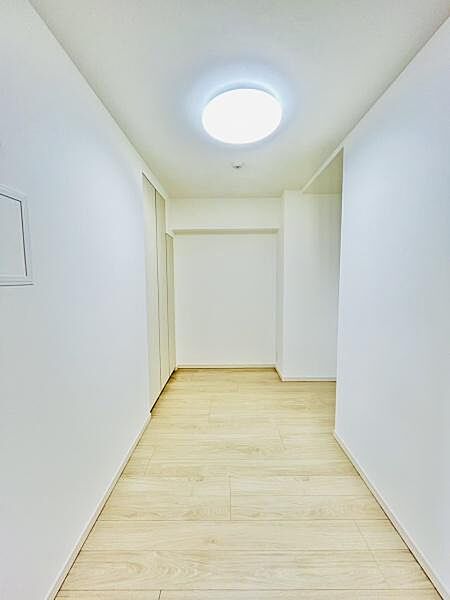明るい木目調のフローリングで清潔感あふれるお部屋です！