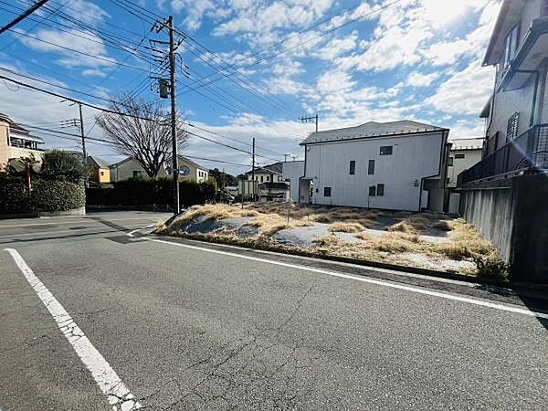 「スーパー生鮮館TAIGA」は徒歩2分のところにあります。