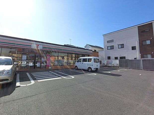 セブンイレブン茅ヶ崎出口町店まで556m