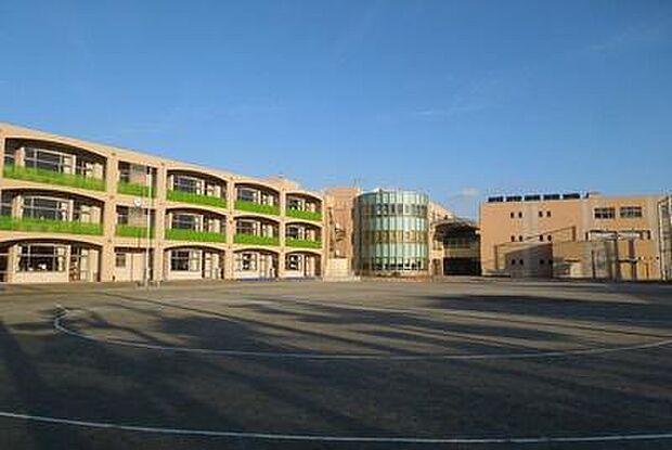 緑が浜小学校まで294m