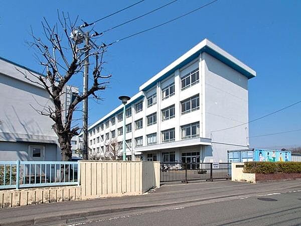 善行中学校まで1386m