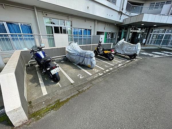 バイク置場・駐輪場