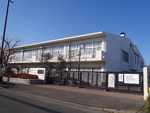 石川小学校まで578m