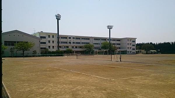 中島中学校まで1638m