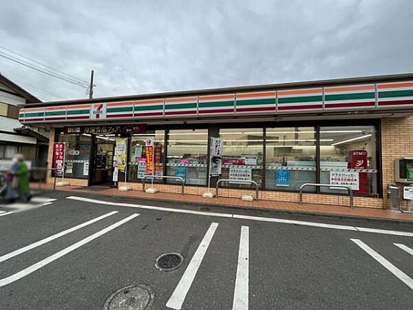 セブンイレブン茅ヶ崎南湖店まで681m