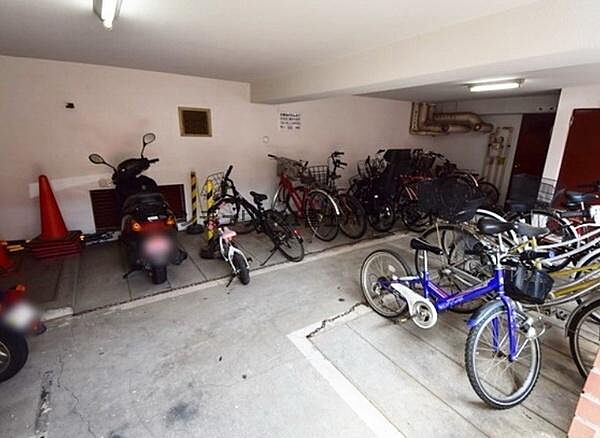 駐輪場　バイク置場