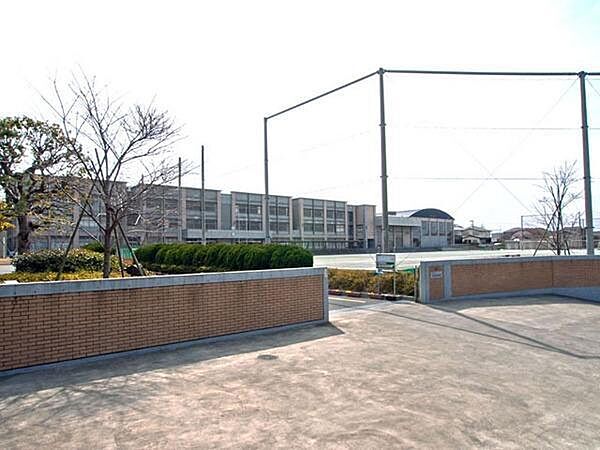 片瀬中学校まで1976m