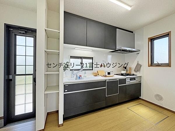 掲載中の家具等は販売価格に含まれません。