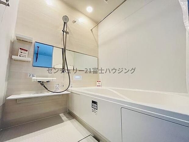 一日の疲れを癒せるバスルームです!