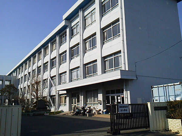 善行中学校まで1596m