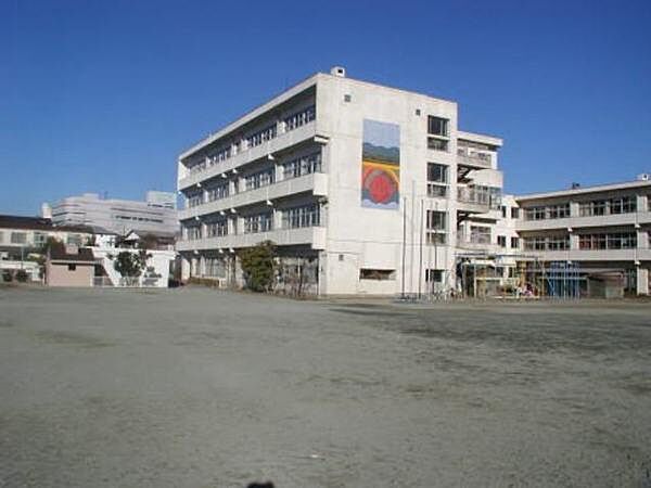 大船小学校まで1232m
