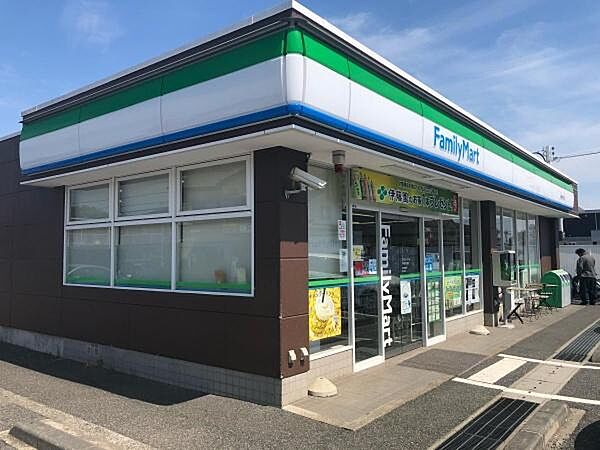 ファミリーマート若葉若松町店まで217m