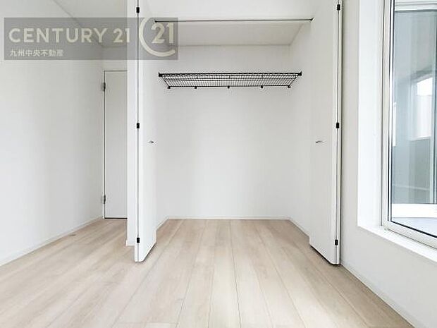 【クローゼット】お部屋ごとに設けた収納は住みやすさへのこだわりです。