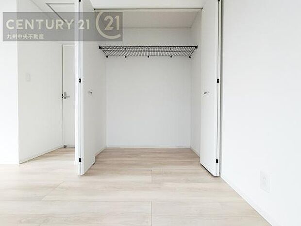 【クローゼット】お部屋ごとに設けた収納は住みやすさへのこだわりです。