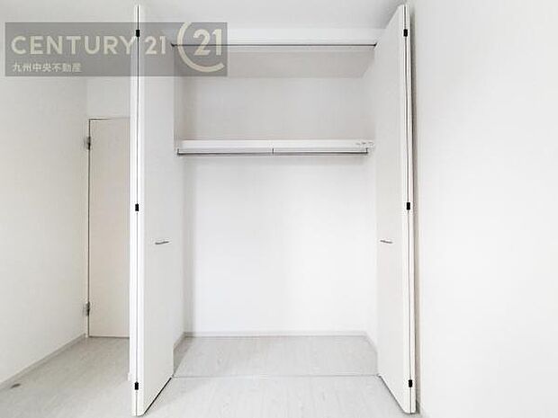 【クローゼット】お部屋ごとに設けた収納は住みやすさへのこだわりです。