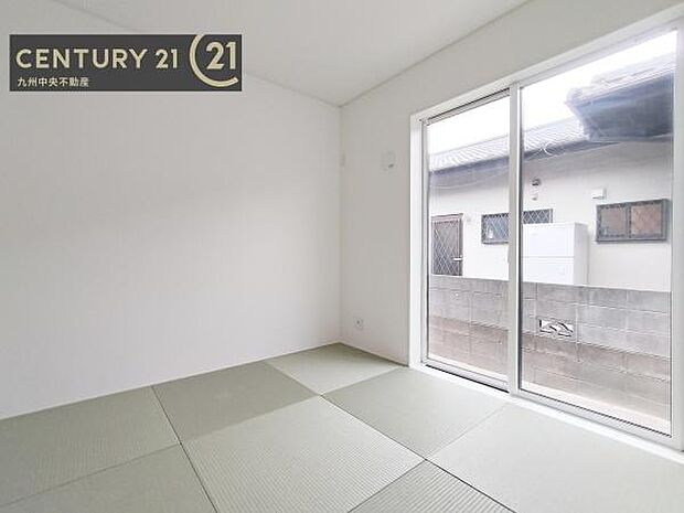 【和室】あると嬉しい和室。小さなお子様の遊ぶスペースやお昼寝タイムにも最適です。