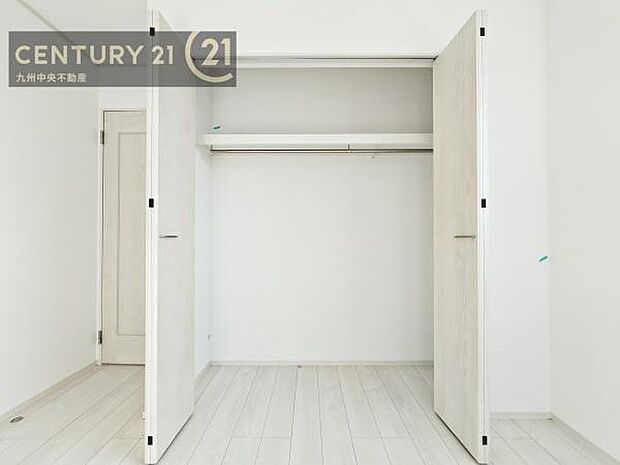 【クローゼット】お部屋ごとに設けた収納は住みやすさへのこだわりです。