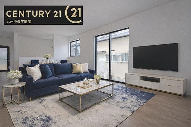 ※掲載の家具およびCG加工はあくまでイメージであり、販売価格には含まれておりません。【リビング】暖かな光が包み込んでくれるLDKは家族みんなが自然と集まる場所。快適でゆったり寛げる空間です。