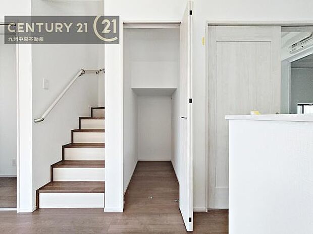 【リビング収納】