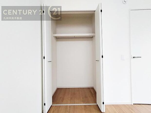【クローゼット】お部屋ごとに設けた収納は住みやすさへのこだわりです。