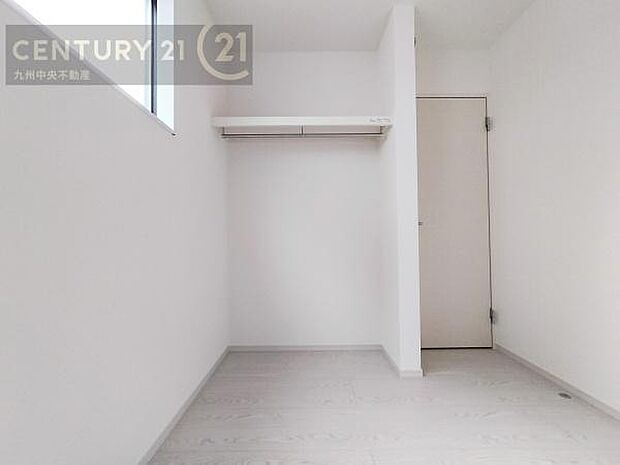 【オープンクローゼット】