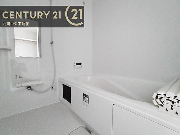 【ユニットバス】浴室暖房乾燥機付きで雨の日が多い梅雨の時期も安心です。また、冬のヒートショック対策としても活躍します。