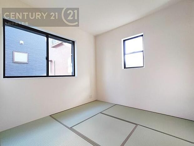 【和室】あると嬉しいリビング横の和室。小さなお子様の遊ぶスペースやお昼寝タイムにも最適です。